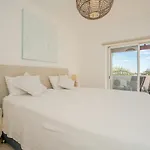 Casa Eleonora Bed & Breakfast 4*